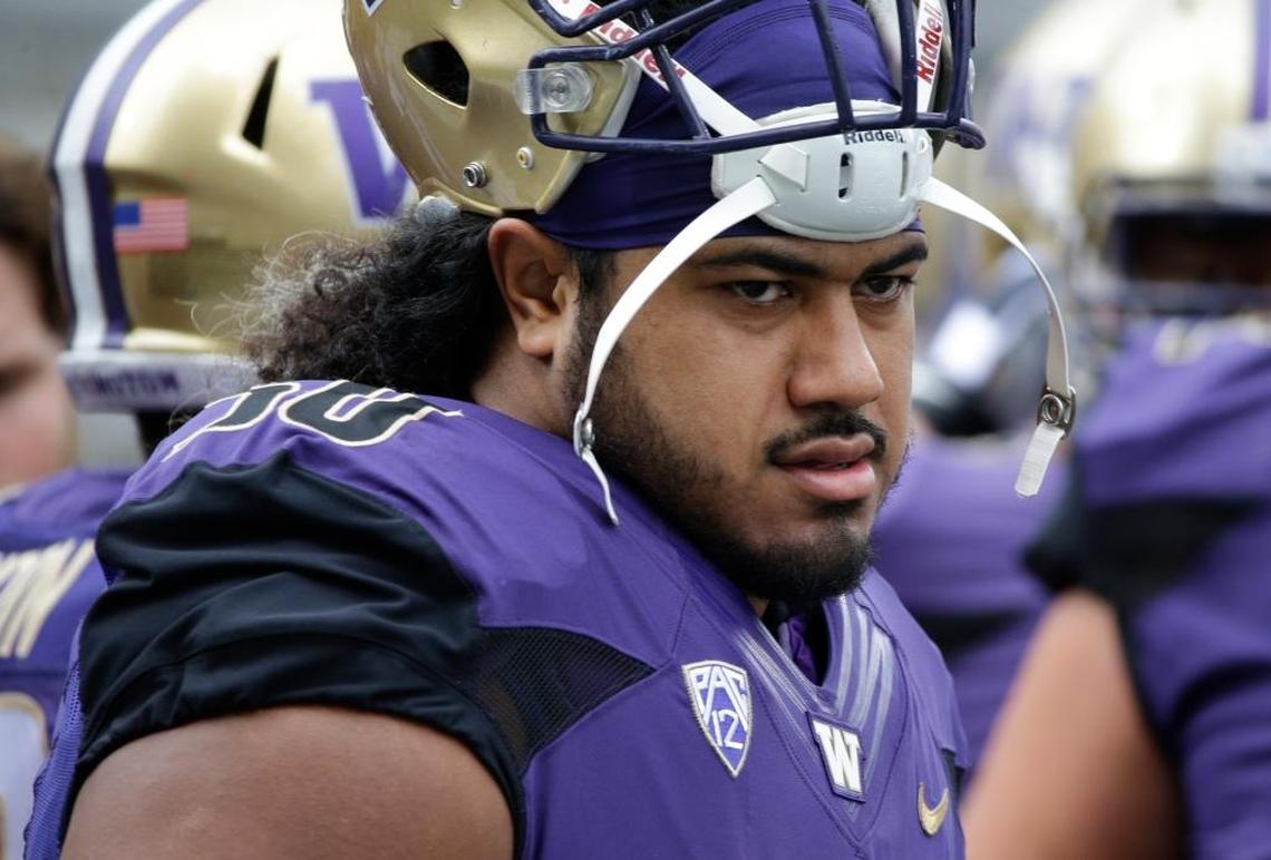 Washington defensive tackle Vita Vea, who is 6-foot-5 and 340 pounds and is projected as a first-round selection in the NFL Draft, will pose a number of problems on Saturday for Fresno State. The Bulldogs in a 41-10 loss at No. 1 Alabama allowed only three tackles for loss and one sack. (AP Photo/Ted S. Warren)