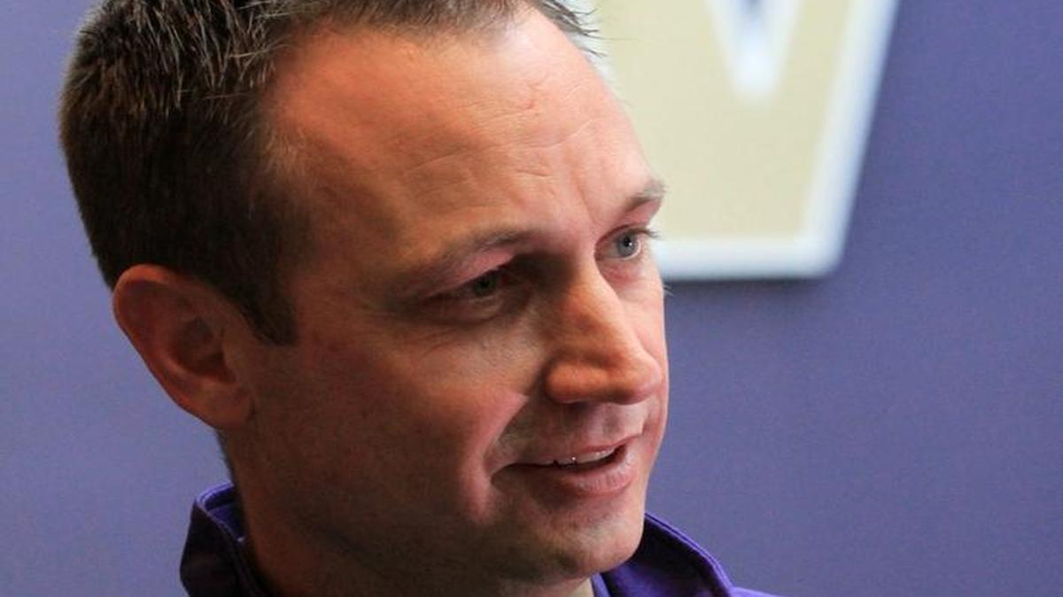 Alabama football assistant Eric Kiesau is emerging as a leading candidate to be the Fresno State Bulldogs’ next offensive coordinator, according to sources. Kiesau was the offensive coordinator at Washington in 2013 when the Huskies generated 499.3 yards and 37.9 points per game to rank second and third, respectively, in the Pac-12 Conference.
