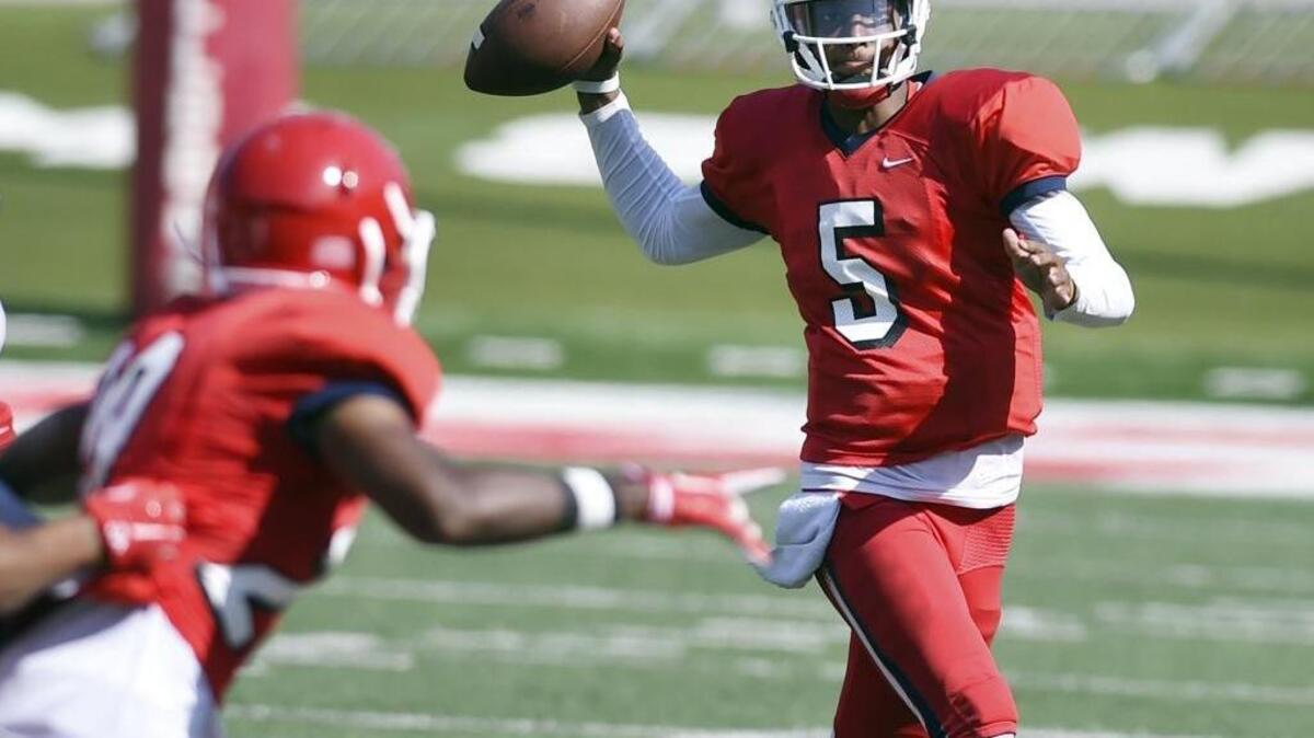With a deep quarterback group that includes redshirt freshman Chason Virgil as the starter, Fresno State in 2016 has a chance to win football games and end a reliance on last-minute transfers at the position and develop depth.