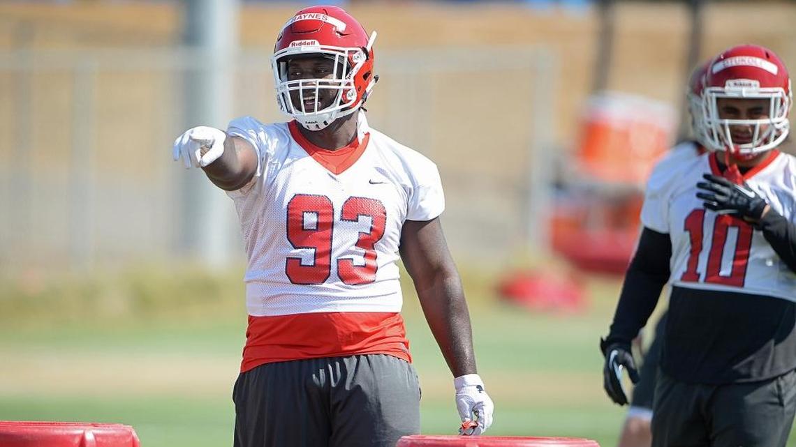 Jasad Haynes grew up following Fresno State and always planned to be a Bulldog, remembering in particular the near-upset of USC in 2005. “I was a huge Reggie Bush fan and then I saw them, the underdog, Fresno State, the WAC against the Pac-12, and they put up a real good game, a real fight, and that drew my attention even more.”