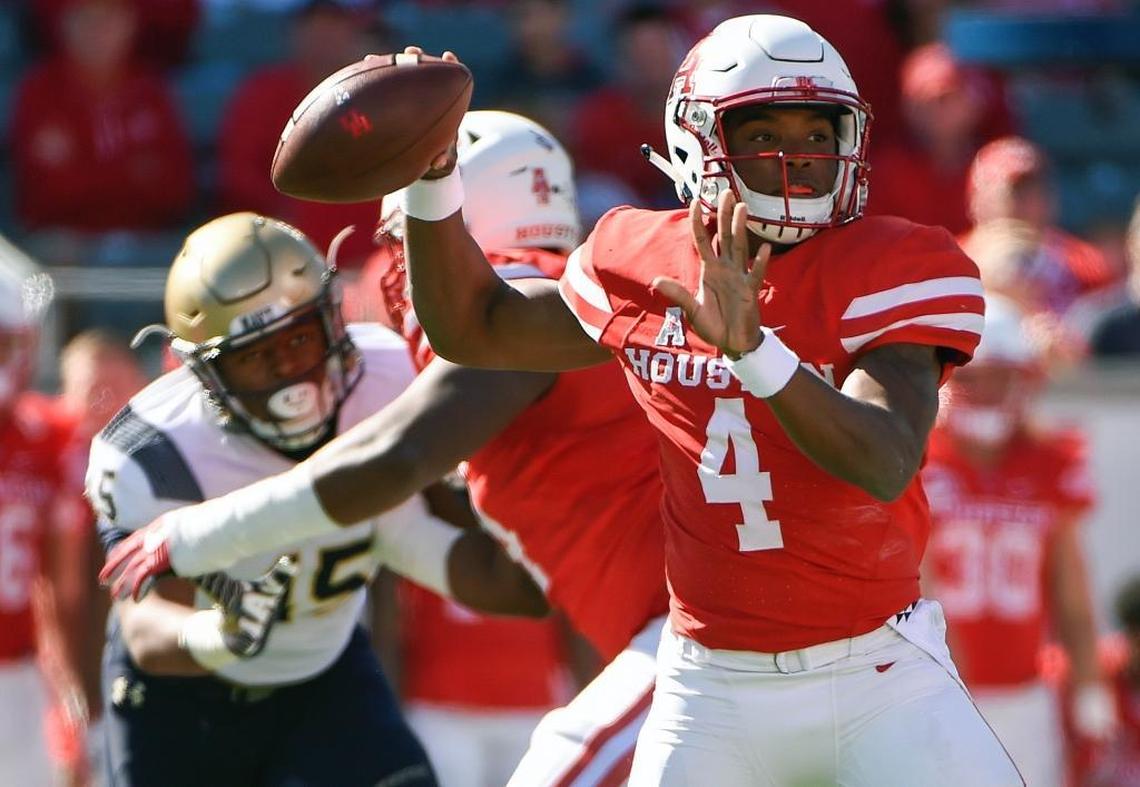 Houston quarterback D'Eriq King sets up to throw downfield in a 24-14 victory over Navy on Nov. 24, 2017, in Houston. The Cougars have averaged 7.8 yards per play the past three games with King starting at quarterback.