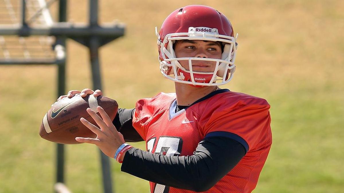 
Zack Greenlee will make his second career start for Fresno State in the 2015 season opener against Abilene Christian.

