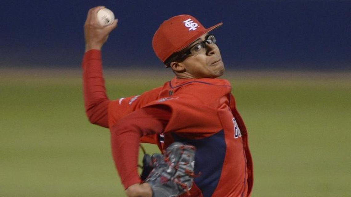 Fresno State’s Ricky Tyler Thomas throws against Creighton in their game at Beiden Field Friday, Feb. 19, 2016.