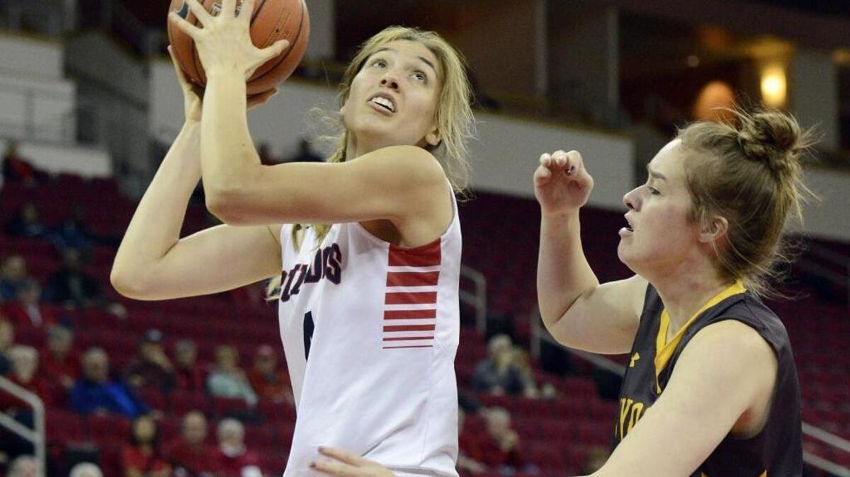Fresno State’s Bego Faz Davalos and the No. 2 seed Bulldogs will face No. 7 Utah State in the Mountain West quarterfinals at 6 p.m. Tuesday. The Aggies rolled past Nevada in the first round Monday.
