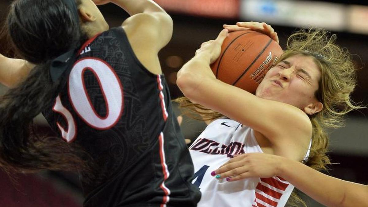 Fresno State’s Bego Faz Davalos, right, rips a rebound away from San Diego State’s Cheyenne Greenhouse in a Mountain West Conference game this season. Faz Davalos and the Bulldogs will host Santa Clara in their WNIT opener on Friday. Tipoff is set for 7 p.m. at Save Mart Center.