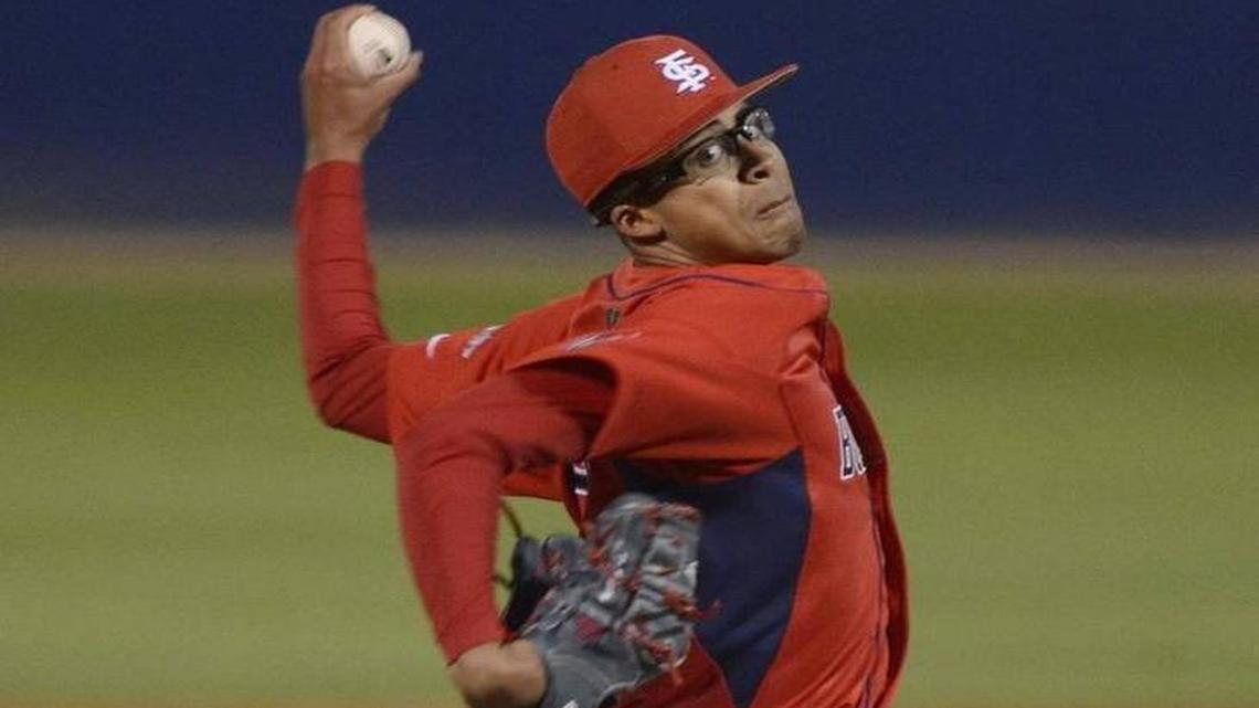 Fresno State’s Ricky Tyler Thomas throws against Creighton in their game at Beiden Field Friday, Feb. 19, 2016.
