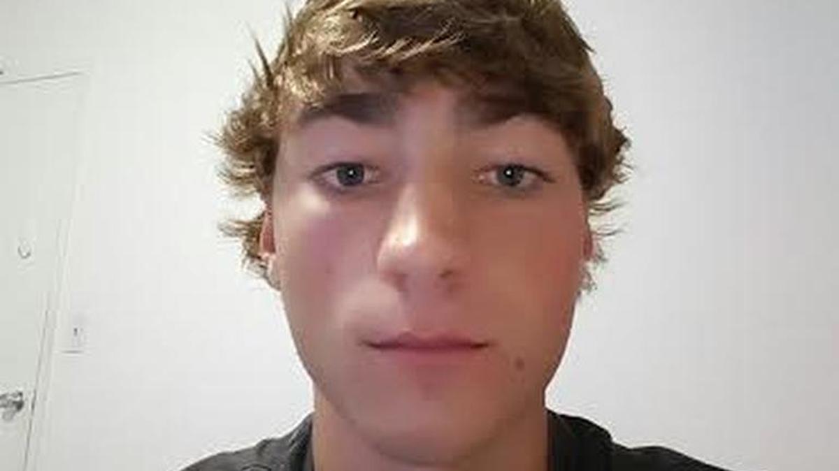 Clovis West’s Colby Evangelinos won the Central Section Division I diving title with a score of 404.70 points. He qualified for the CIF State Championships on May 20-21.