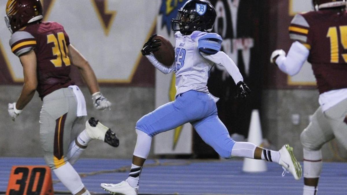 Bullard’s Markelle Raymond, scoring against Clovis West on Sept. 25, 2015, is coming off a four-touchdown game against Memorial heading into a showdown with Sanger on Thursday night at McLane Stadium.