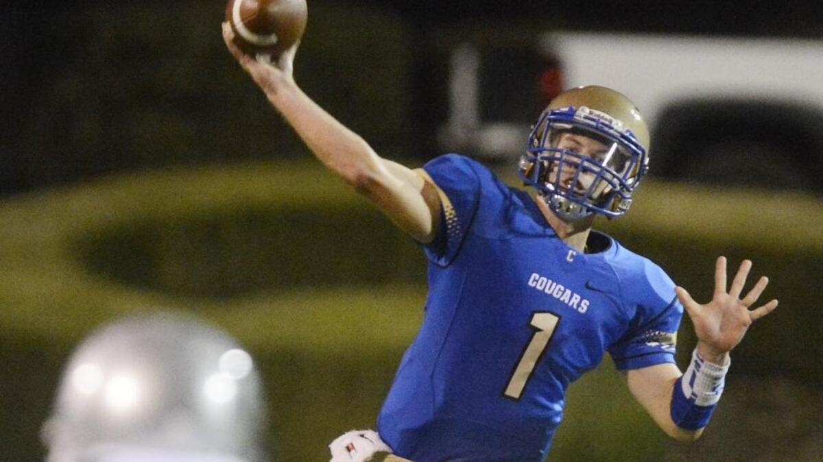 
Clovis quarterback Sean Kuenzinger was at it again against Stockdale, completing 16 of 30 passes for 326 yards and five TDs .
