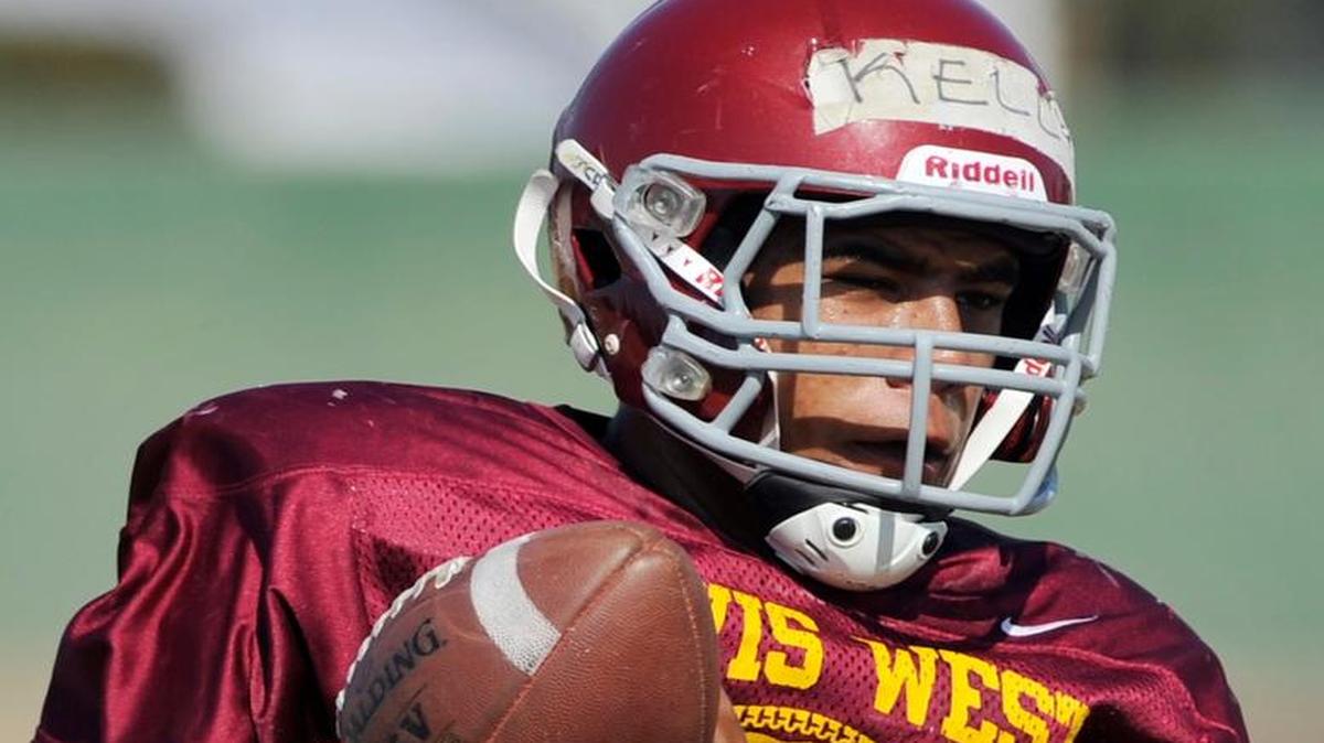 
Clovis West’s Caleb Kelly, a preseason All-American as a linebacker and a senior who also plays tight end, says he has established a short list of five colleges, but he’s not announcing them – yet.

