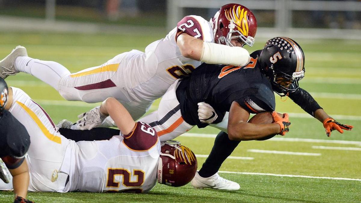 Clovis West High’s DJ Schramm (on top) has given an oral commitment to Boise State, the rival of Fresno State. Schramm is the son of former Fresno State offensive coordinator Dave Schramm.