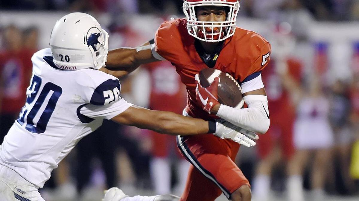 Sanger High’s multipurpose star Jalen Cropper, seen here in a file photo, got injured during the fourth quarter of a 40-38 double overtime win at Lemoore. He had his ankle taped and sat on the trainer’s table after the injury.