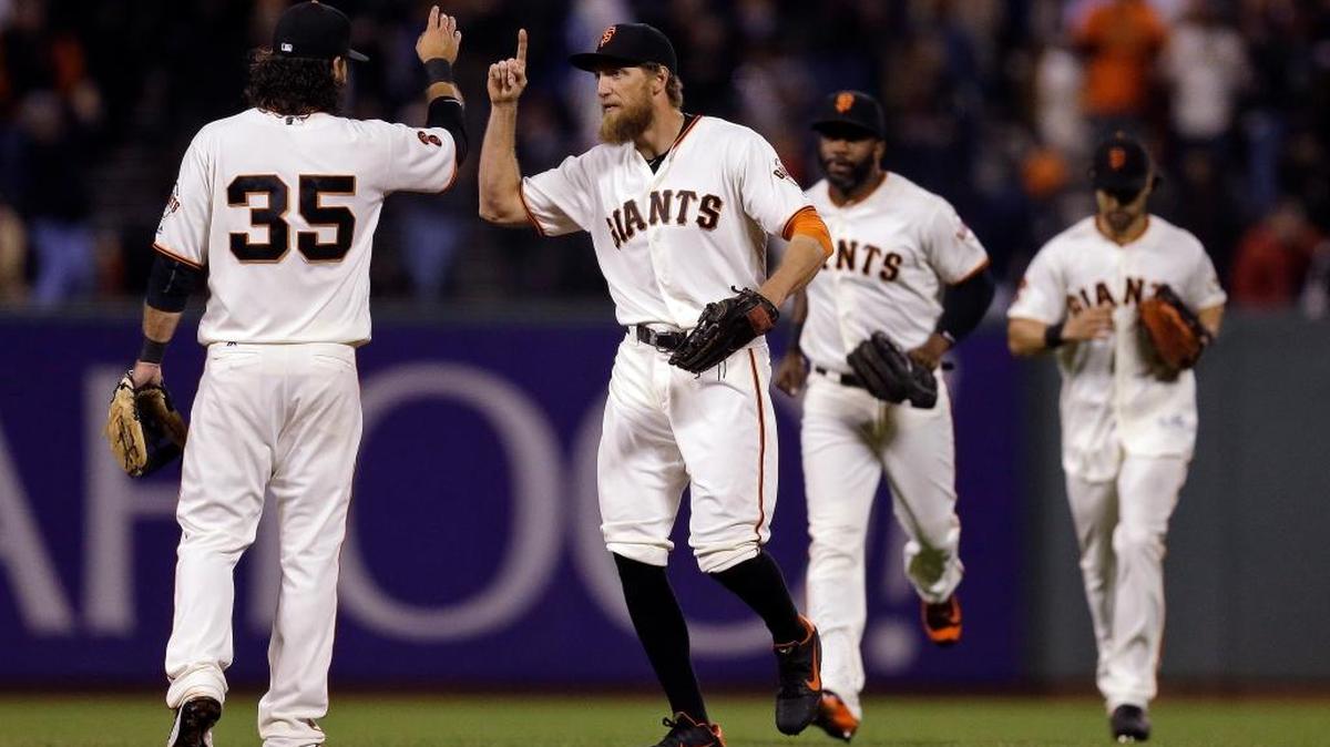The Giants put a little distance between themselves and the Cardinals with a 6-2 win over St. Louis in San Francisco on Thursday night. The Giants lead the Mets by one game in the wild-card race, and St. Louis by two.