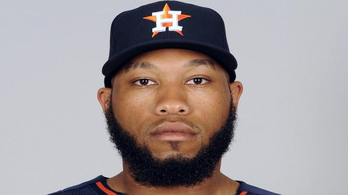 
Houston Astros prospect Jon Singleton is slugging away at Triple-A Fresno, but for now a return to the majors is complicated by a logjam at designated hitter.
