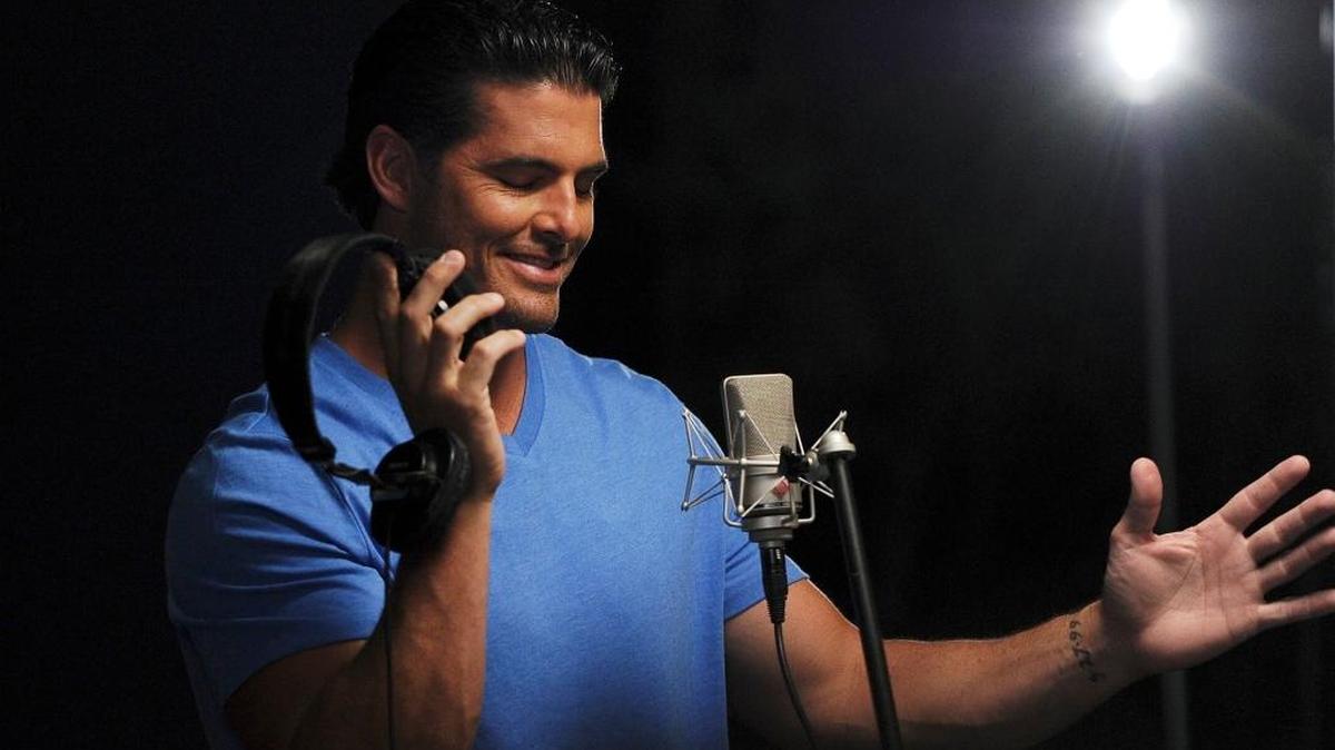 David Carr records an Educational Employees Credit Union commercial this summer. His weekly column on the NFL returns Sept. 7 to The Fresno Bee.