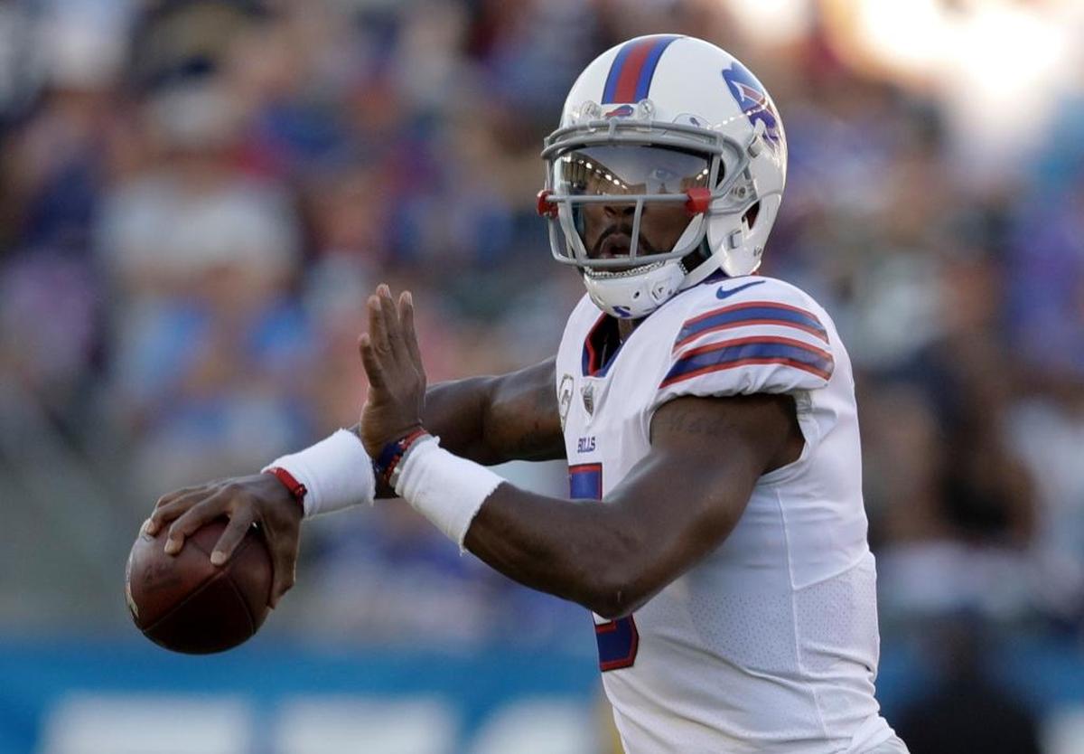 Buffalo Bills quarterback Tyrod Taylor looks to pass against the Los Angeles Chargers during the second half of the Bills’ 54-24 loss Sunday in Carson. Taylor had been benched by coach Sean McDermott, but entered the game in the second half after starter Nathan Peterman threw five first-half interceptions.
