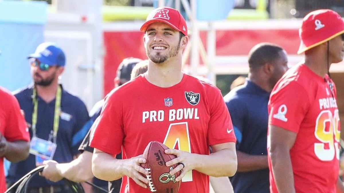 Oakland Raiders quarterback Derek Carr competes in skills competition on Wednesday, Jan. 24, 2018, in Orlando, Fla.