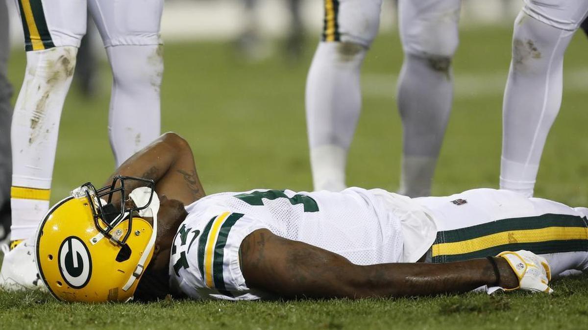 Green Bay Packers receiver Davante Adams took a hit to the head during the third quarter against the Chicago Bears on Thursday and left the field on a stretcher. Adams was being brought down by a Chicago defender when Bears linebacker Danny Trevathan came from the side and hit the former Fresno State star in the helmet area.