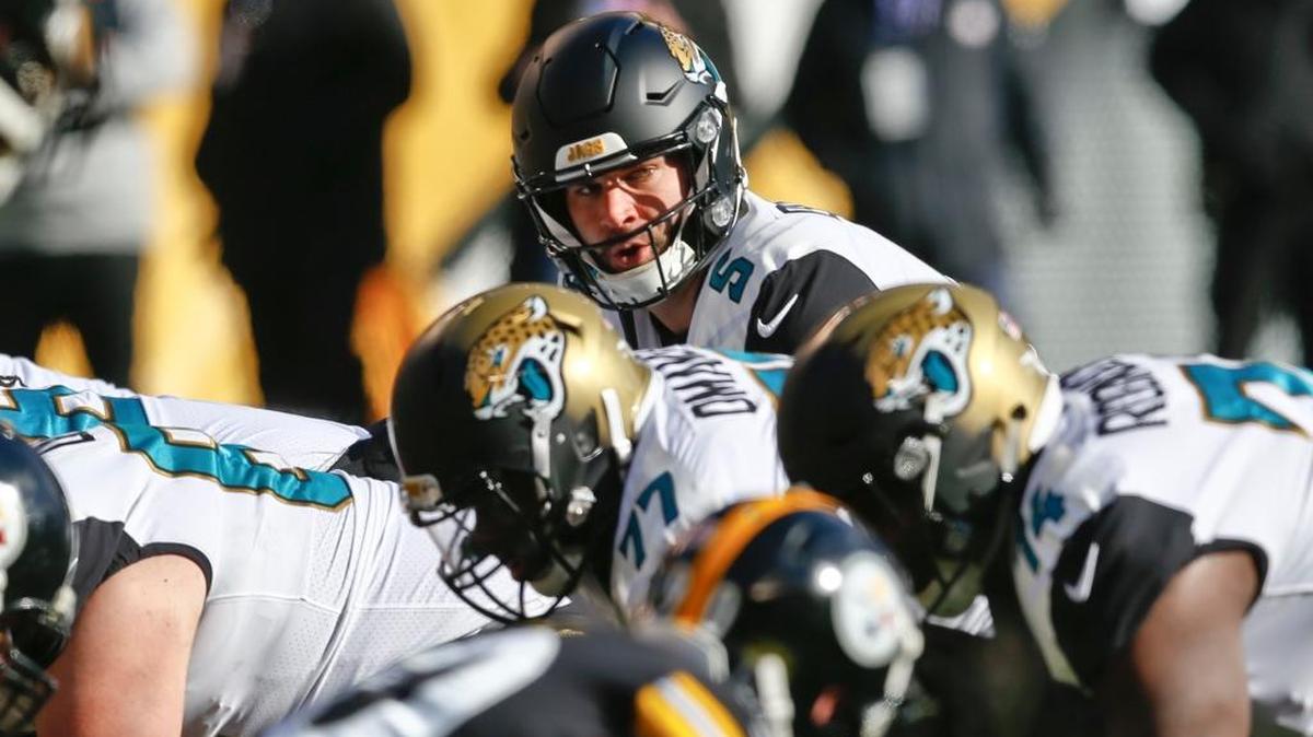 Jacksonville quarterback Blake Bortles completed 14 of 26 passes for 214 yards and one touchdown in the Jaguars’ 45-42 victory over the Pittsburgh Steelers in Sunday’s AFC divisional playoff game.