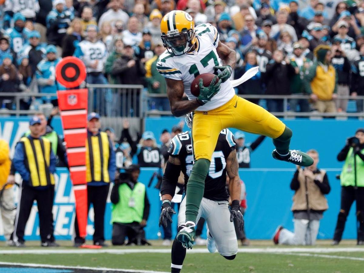 Green Bay Packers receiver Davante Adams catches a touchdown pass in Sunday’s 31-24 loss to the Carolina Panthers.