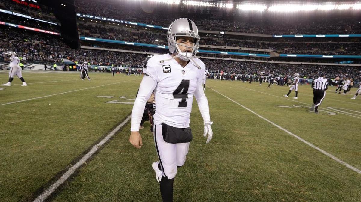 Raiders quarterback Derek Carr had two second-half interceptions Monday night in a 19-10 loss at Philadelphia.