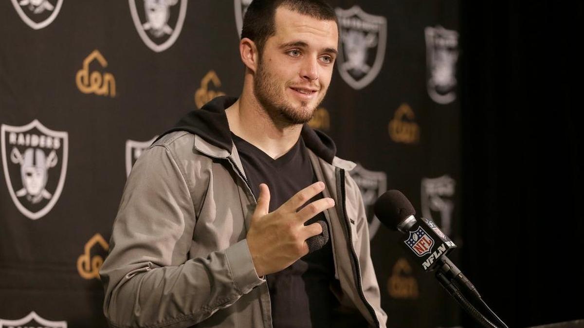 After seeing a viral video that showed a passenger being forcibly removed from a United Airlines flight, Oakland Raiders quarterback Derek Carr had to weigh in via Twitter.