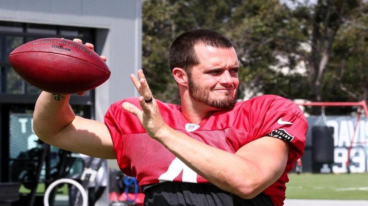 Oakland Raiders quarterback Derek Carr has his team off to a 2-0 start, but he’s not taking credit. He wants the credit go to his teammates.