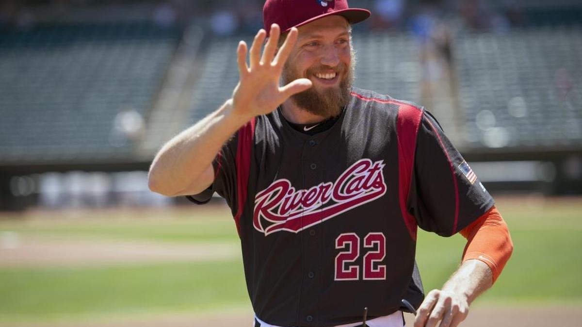 Giants outfielder Hunter Pence waves to fans at Raley Field during a rehabilitation game with the River Cats, on Sunday July 24, 2016 in West Sacramento. Pence is rehabbing a hamstring injury.
