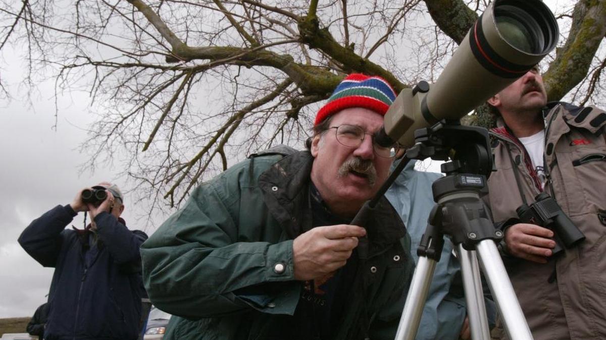 Larry Parmeter, center, looks through his spotting scope during the 2006 Christmas Bird Count at Lost Lake Park. The Fresno Audubon Society is looking for extra eyes to help with this year’s annual Christmas Bird Count on Dec. 28, 2016.
