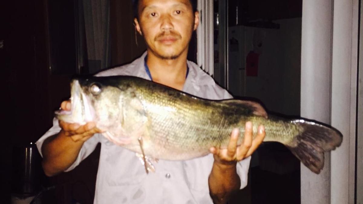 
Thai Vue caught this 24-inch, 10-pounder at Hensley using a Senko.
