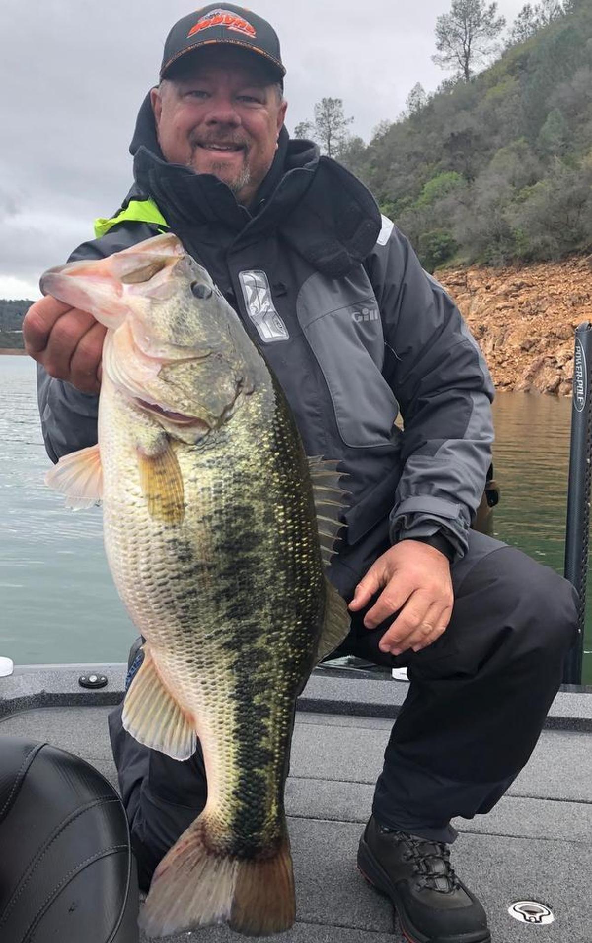 Bill Kunz shows off a 9-pound largemouth caught at Don Pedro on a creekside jig and Dead Stick Baits Craw Daddy Trailer.