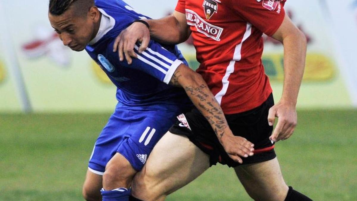 Former Fresno Fuego defender Nathan Smith, right, signed an MLS contract with LA Galaxy as a homegrown player, the club announced on Thursday, March 2, 2017.