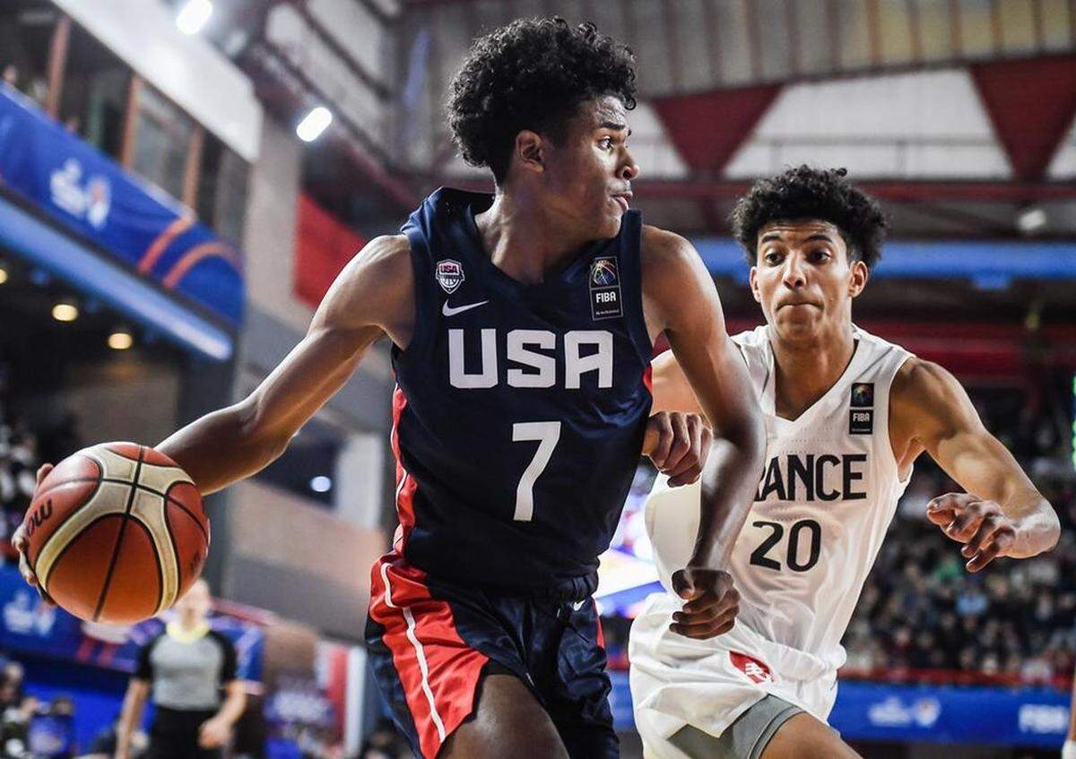 Jalen Green of San Joaquin Memorial looks to make a pass during the U.S. U-17 gold medal game against France in Argentina on Sunday, July 8, 2018. The Americans won 95-52.