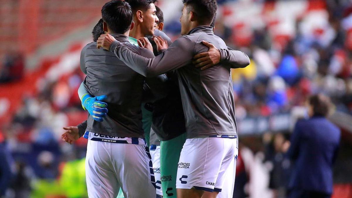 Los jugadores de Pachuca celebran un gol ante Atlético San Luis, durante un partido de la jornada 1 del Torneo Clausura 2022 de la Liga MX del fútbol mexicano, disputado en el estadio Alfonso Lastras, en San Luis Potosí.