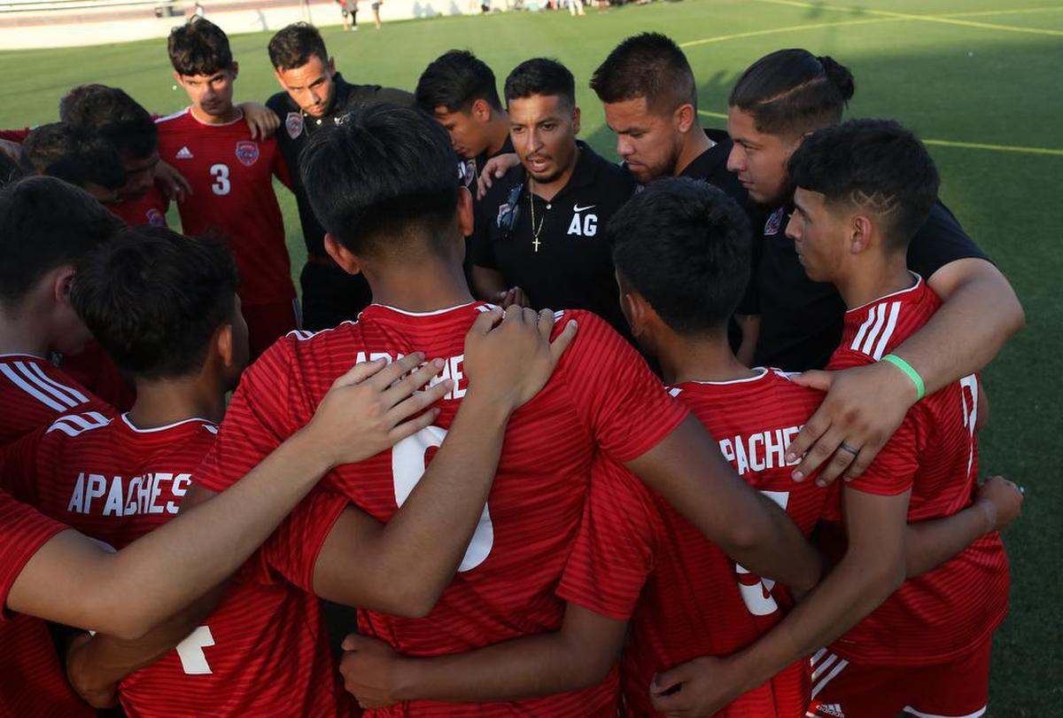 Sanger High head coach Alex Gutiérrez told his players to learn from the 2-2 (4-3 PKs) loss to Hart High in Monday's Southern California Division II quarterfinals.