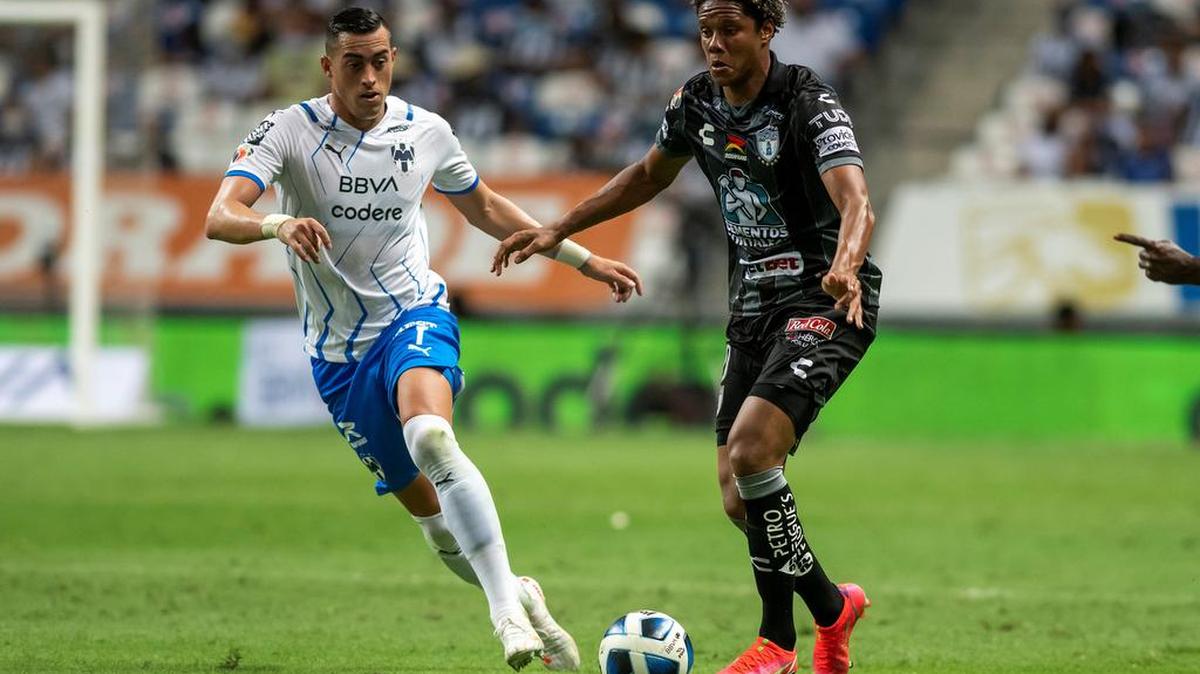 Rogelio Funes Mori (izq) jugará con las estrellas de la Liga Mexicana este miércoles contra las estrellas de la MLS.