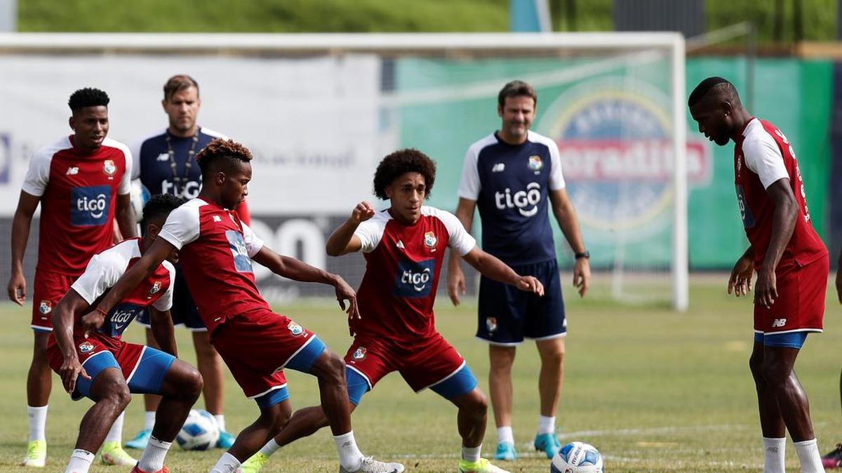 Vista de un entrenamiento de la selección de fútbol de Panamá.