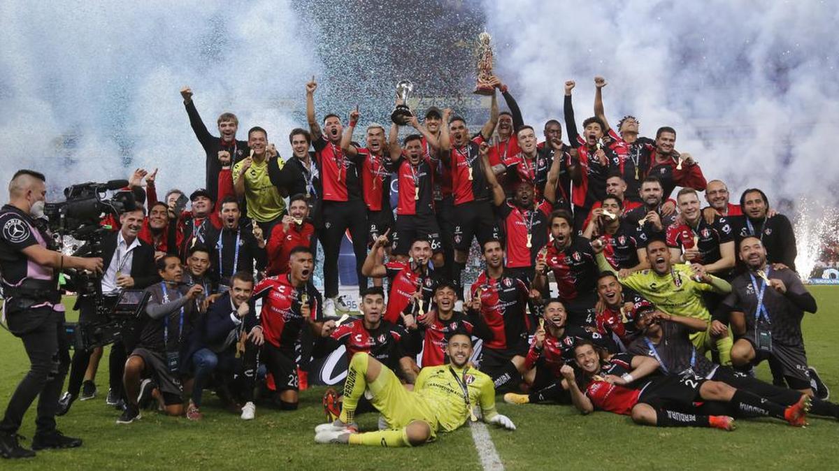 Con su título este domingo en el torneo Apertura 2021, los Rojinegros del Atlas confirmaron al 2021 como el año que terminó con las maldiciones en el fútbol mexicano.