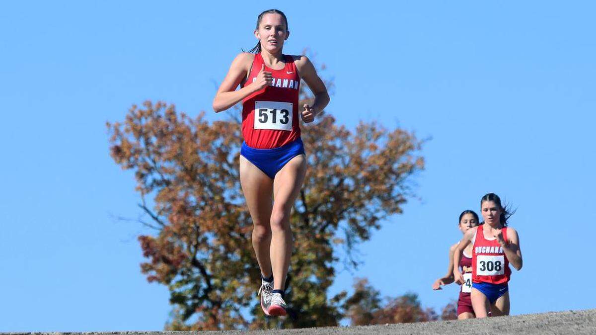 Buchanan High senior Grace Hutchison jumped off to a lead heading into the 1-mile mark of the TRAC championships on Nov. 11, 2022 at Woodward Park. She won in 17:18.84.