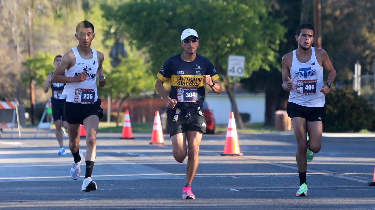 Óscar Pérez of Fresno, 1:14:52.63; men’s winner Benjamín Madrigal of Madera, 1:12:16.32; and Carlos Olivares of Tulare, 1:13:08.02