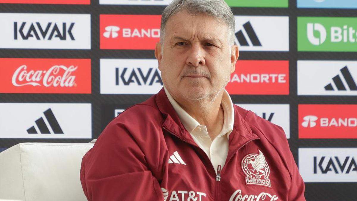 El argentino Gerardo Martino, seleccionador de México, anunció este miércoles una lista preliminar de 31 jugadores para Catar 2022, en la que incluyó a cuatro delanteros centro.