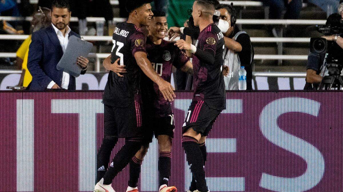 En la imagen, un registro de otra celebración de los jugadores de la selección mexicana de fútbol durante la Copa Oro.