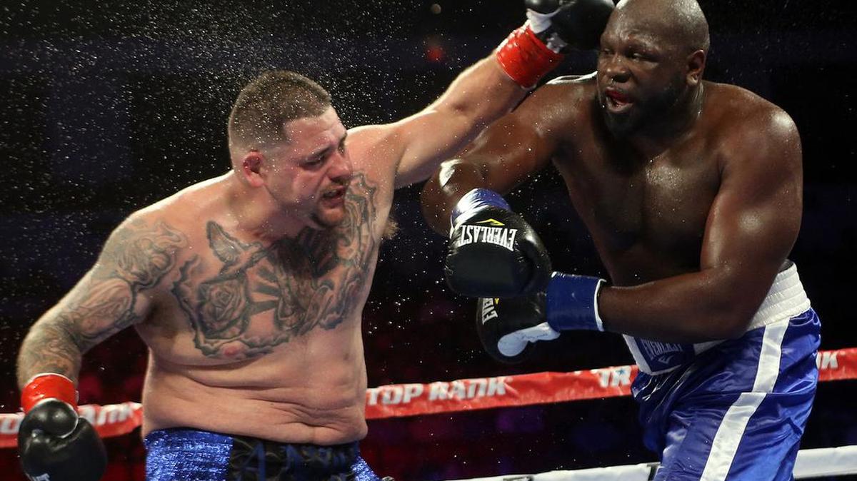 Andy Ruiz en acción contra Kevin Johnson en el Save Mart Center en Fresno en 2018.