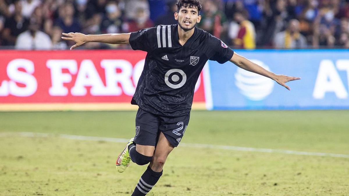 Ricardo Pepi del MLS All-Stars reacciona tras anotar el penalti ganador en el juego de la MLS entre All-Stars y Liga MX en el Banc of California stadium en Los Ángeles, California.