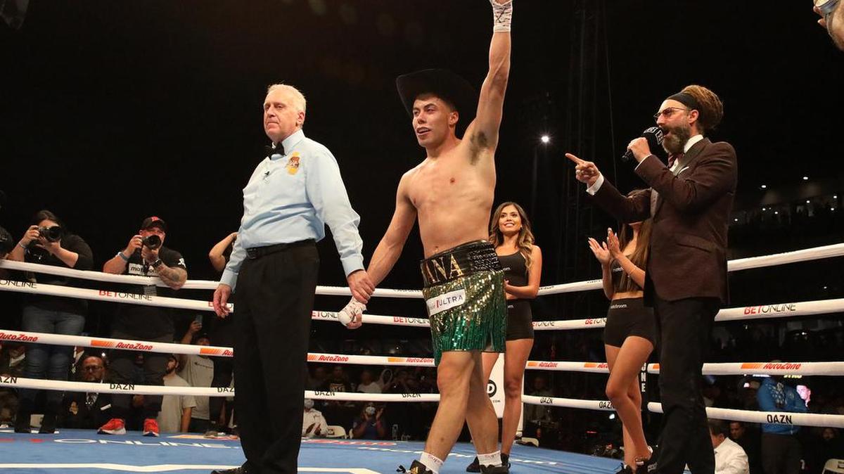 Marc Castro de Fresno mejoró a 4-0 con un nocaut en el primer asalto contra Ángel Luna en Chukchansi Park el 16 de octubre.