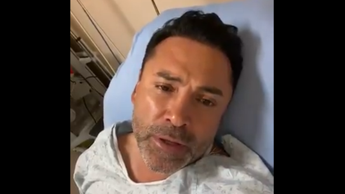 En un vídeo que el propio boxeador ha grabado en el hospital White Memorial de Los Ángeles, De la Hoya señala entre muestras de dolor e incomodidad que “me siento mal, mal, mal. Tengo covid.”