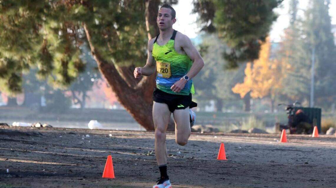 This speedy runner smoked the Turkey Trot course in 13:52.91!