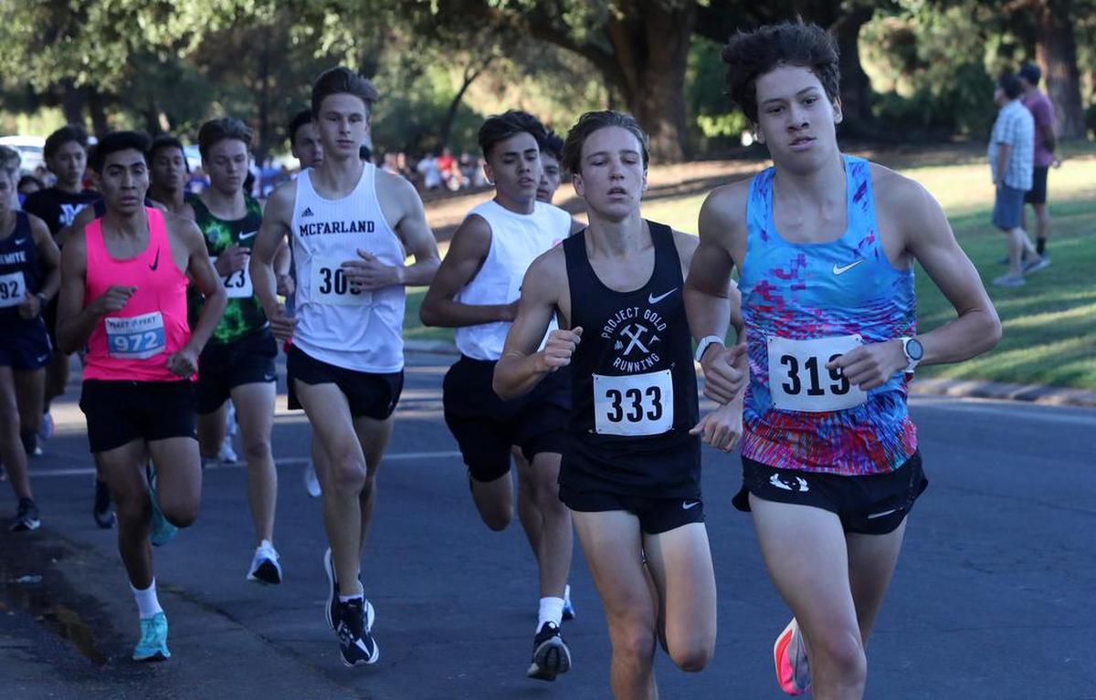 Clovis High senior Christopher Caudillo won the Fleet Feet Summer Sizzle 2-mile run in 9:07 at Woodward Park on Aug. 13, 2022.