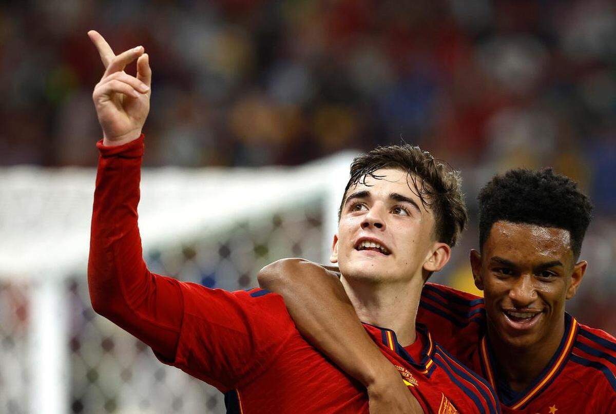 Gavi de España celebra un gol hoy, en un partido de la fase de grupos del Mundial de Fútbol Qatar 2022 entre España y Costa Rica en el estadio Al Zumama en Doha.