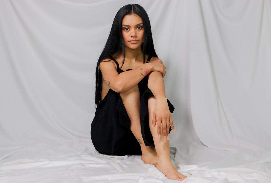 La actriz Leidi Gutiérrez quien personifica Jocelyn (Señorita Chihuahua) en la nueva serie ‘Señorita 89’. 